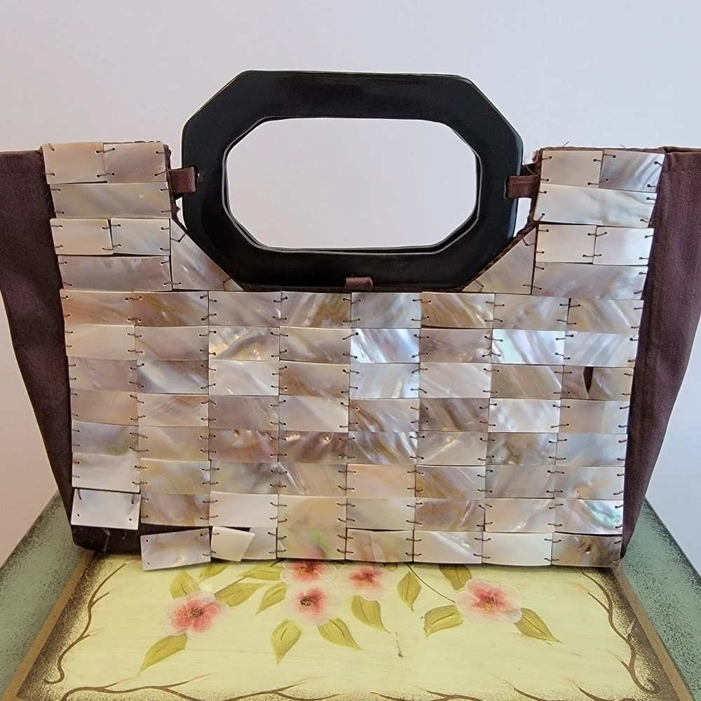 Mad by Design Shell Handbag - Picture 8 of 11
